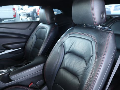 Used 2018 Chevrolet Camaro LT w/ RS Package image 15