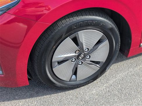 Used 2022 Hyundai Ioniq SE image 11