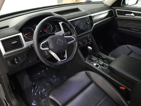 Used 2021 Volkswagen Atlas SE w/ Panoramic Sunroof Package image 11