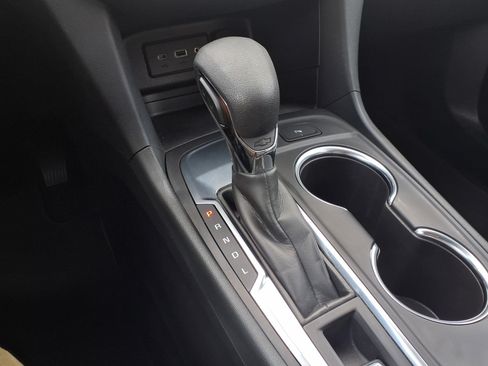 Used 2024 Chevrolet Equinox LT FWD image 21