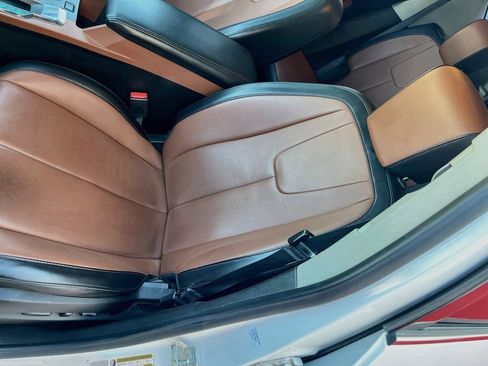 Used 2017 Chevrolet Equinox Premier w/ Enhanced Convenience Package AWD/4WD image 19