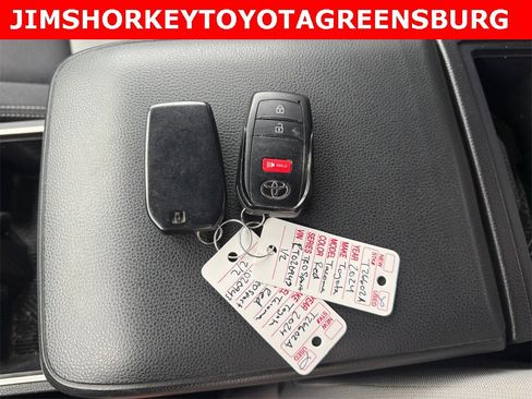 Used 2024 Toyota Tacoma TRD Sport image 32