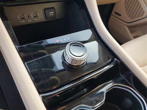 Used 2022 Jeep Grand Cherokee Limited image 26