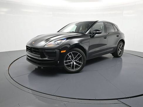 Used 2026 Porsche Macan AWD/4WD image 1