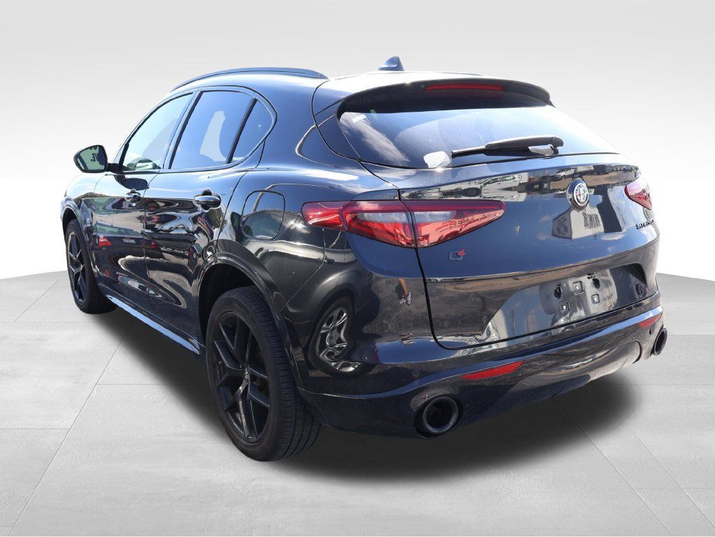 Used 2020 Alfa Romeo Stelvio Ti w/ Nero Edizione AWD/4WD image 24