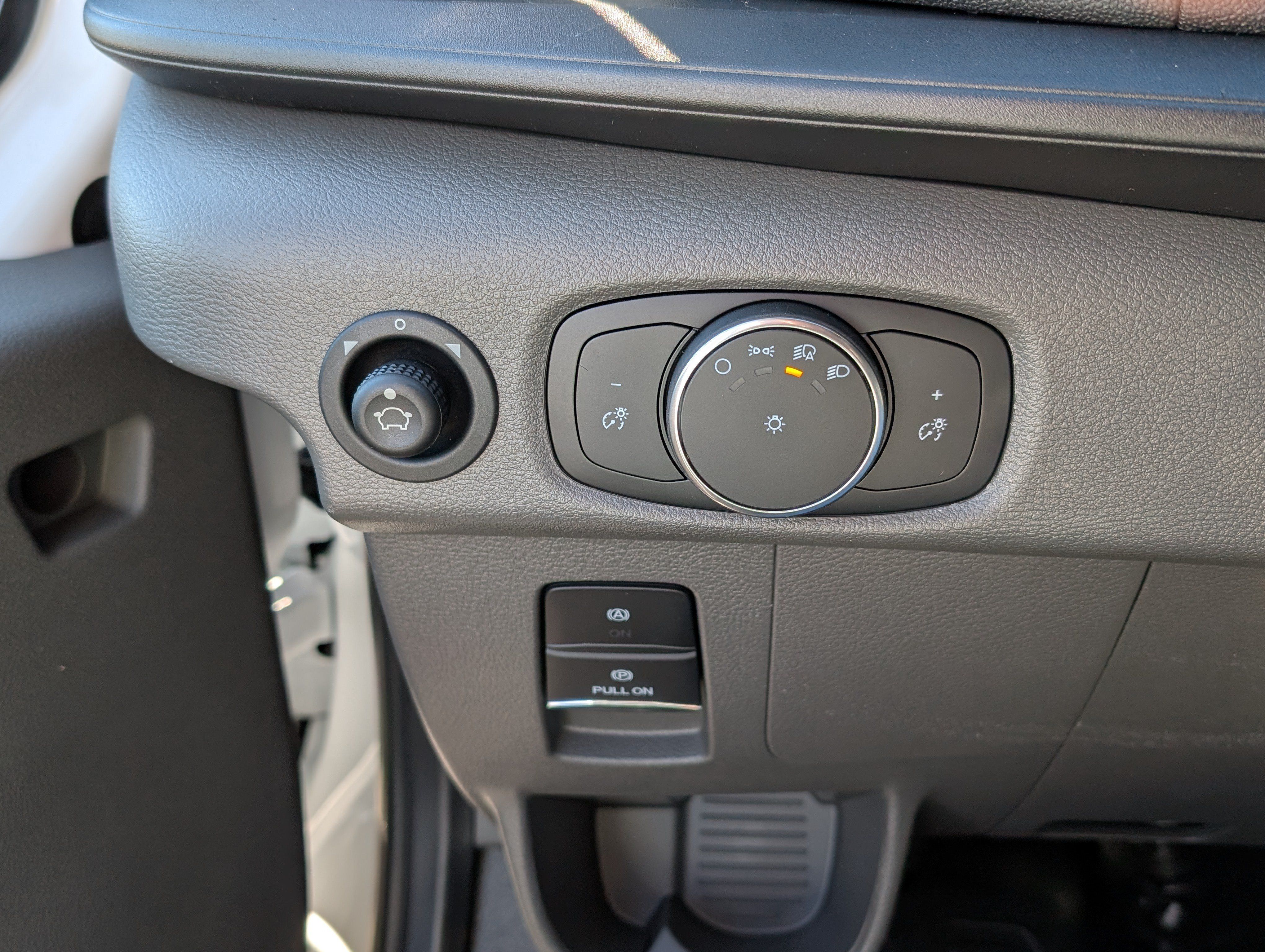 New 2026 Ford Transit 250 Low Roof w/ Load Area Protection Package RWD image 15