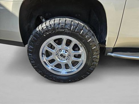 Used 2017 GMC Yukon XL SLT image 28