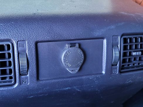 Used 2021 Toyota Tundra Platinum image 10