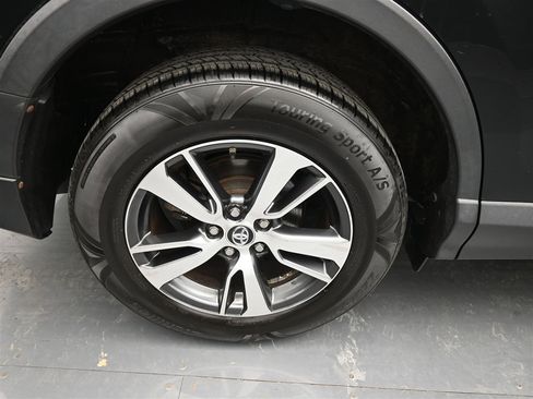 Used 2018 Toyota RAV4 XLE image 20