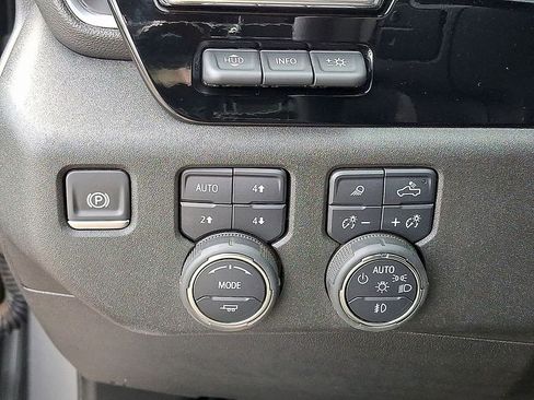 Used 2025 Chevrolet Silverado 2500 High Country w/ High Country Premium Package AWD/4WD image 21