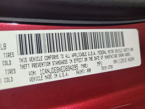 Used 2014 Jeep Compass Latitude w/ Sun/Sound Group AWD/4WD image 33