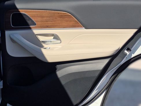 Used 2026 Mercedes-Benz GLE 350 4MATIC image 25