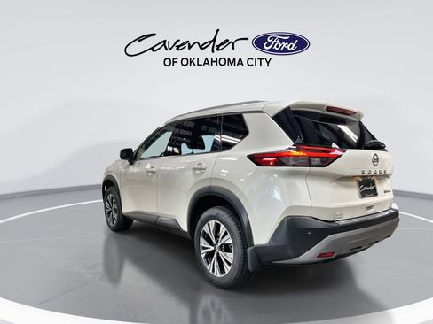 Used 2021 Nissan Rogue SV w/ Premium Package AWD/4WD image 6