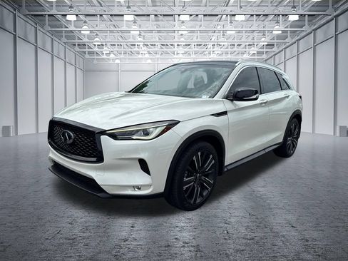 Used 2022 INFINITI QX50 Luxe w/ Appearance Package FWD image 3