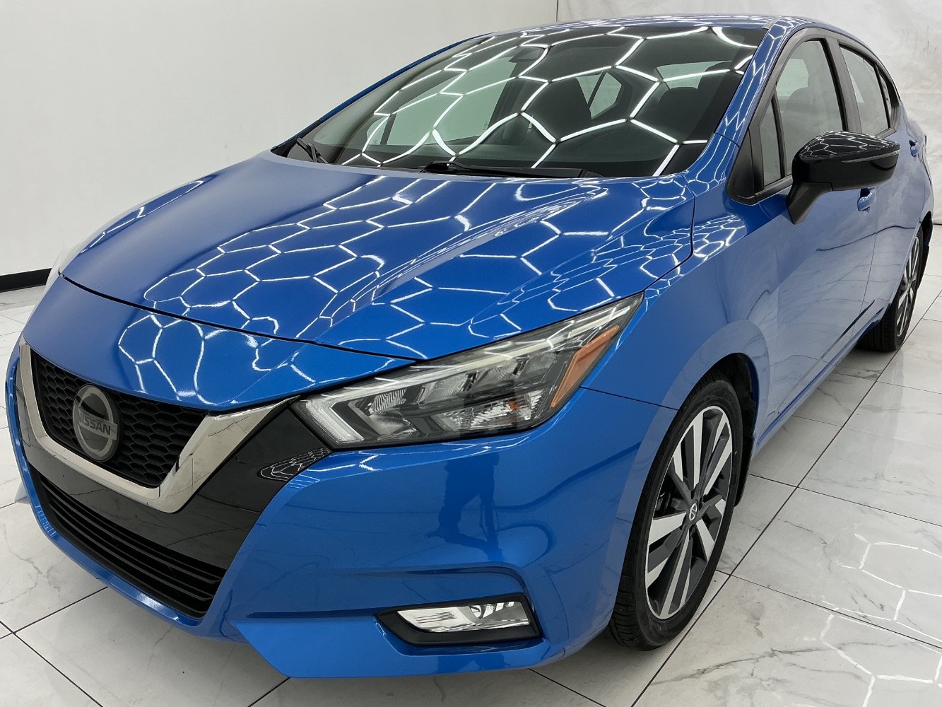Used 2020 Nissan Versa SR w/ Convenience Package FWD image 1