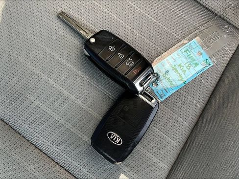 Used 2018 Kia Sportage LX w/ LX Technology Package AWD/4WD image 9