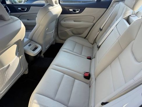Used 2020 Volvo S60 T6 Momentum AWD/4WD image 13