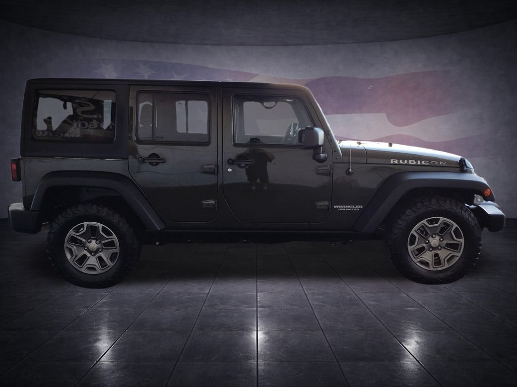 Used 2015 Jeep Wrangler Unlimited Rubicon w/ Connectivity Group AWD/4WD image 6