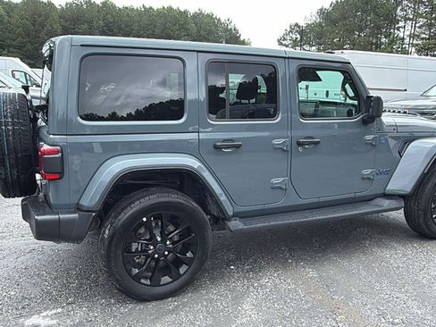 Used 2025 Jeep Wrangler Unlimited Sahara AWD/4WD image 8