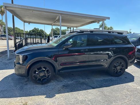 Certified 2025 Kia Sorento SX Prestige w/ Sage Leather Package AWD/4WD image 7