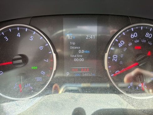 Used 2019 Toyota RAV4 XLE Premium image 10