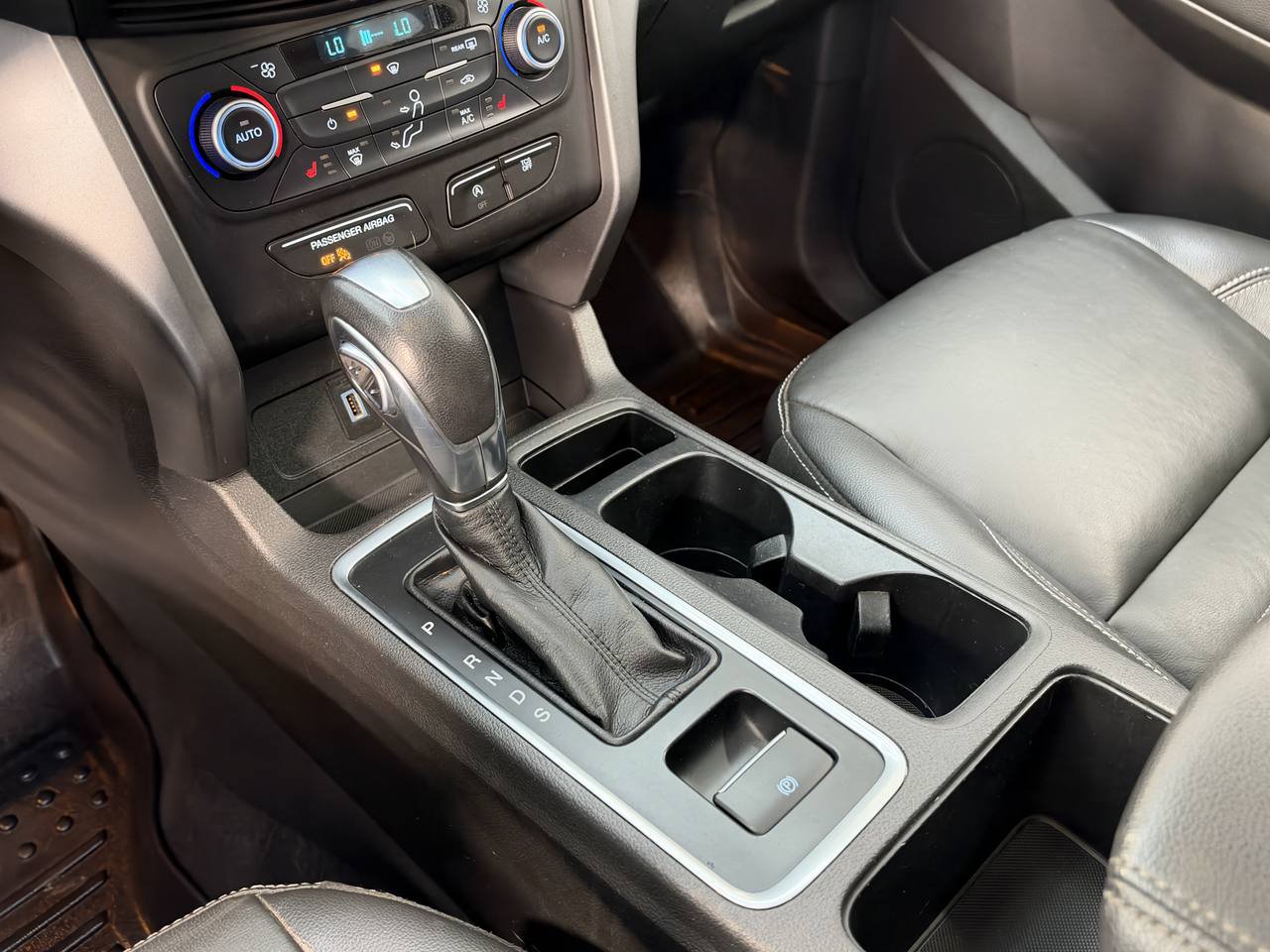 Used 2018 Ford Escape SEL AWD/4WD image 25