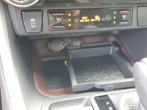 Used 2023 Toyota RAV4 Limited FWD image 29