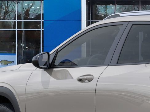 New 2026 Chevrolet Trax ACTIV w/ Sunroof Package FWD image 36