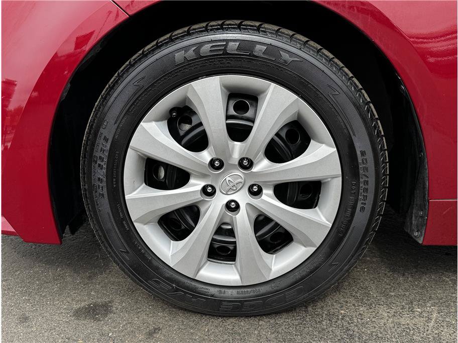 Used 2025 Toyota Corolla LE FWD image 28