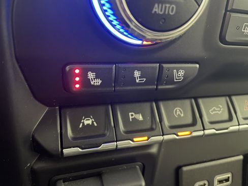 Used 2020 GMC Sierra 1500 AT4 w/ AT4 Premium Package image 21