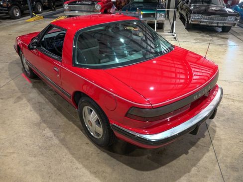 Used 1988 Buick Reatta Coupe FWD image 16