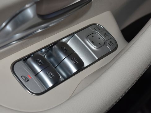 New 2026 Mercedes-Benz GLS 450 4MATIC image 5