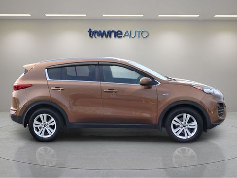 Used 2018 Kia Sportage LX w/ LX Popular Package AWD/4WD image 6