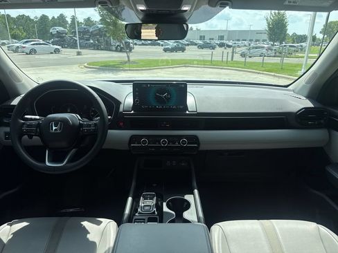 Certified 2025 Honda Pilot EX-L image 17