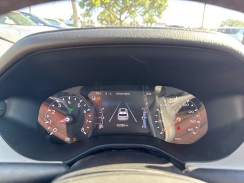 Used 2025 Jeep Compass Limited AWD/4WD image 28