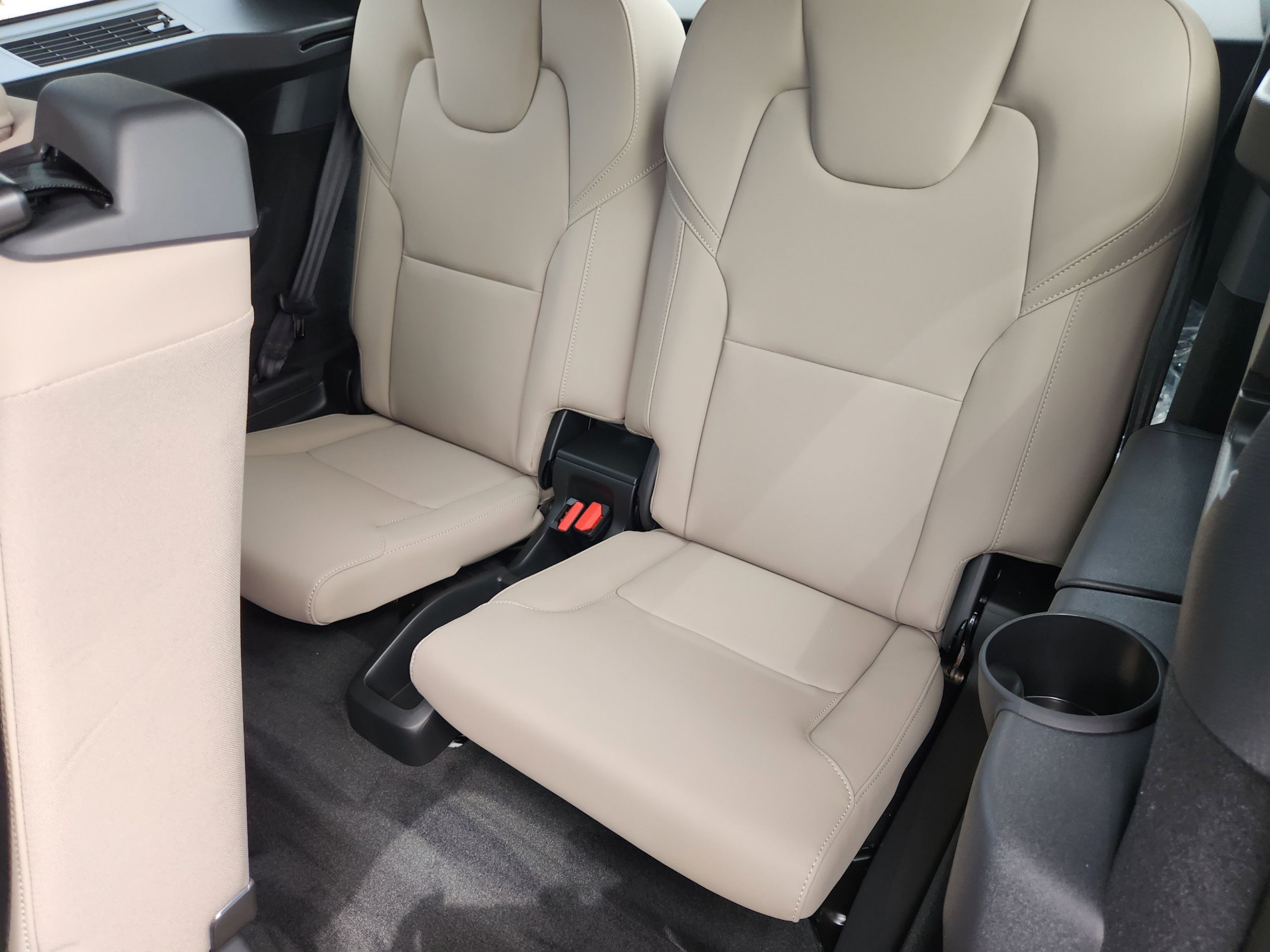 Used 2026 Volvo XC90 B6 Plus w/ Protection Package Premier AWD/4WD image 26