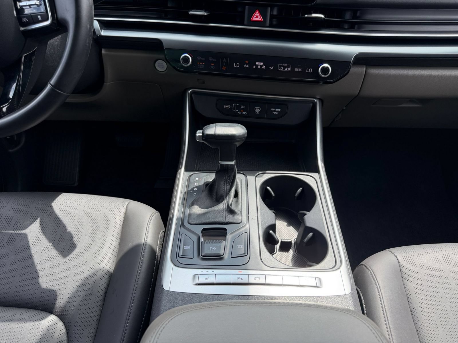 Used 2026 Kia Carnival FWD image 42