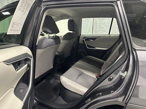 Used 2025 Toyota RAV4 XLE AWD/4WD image 43