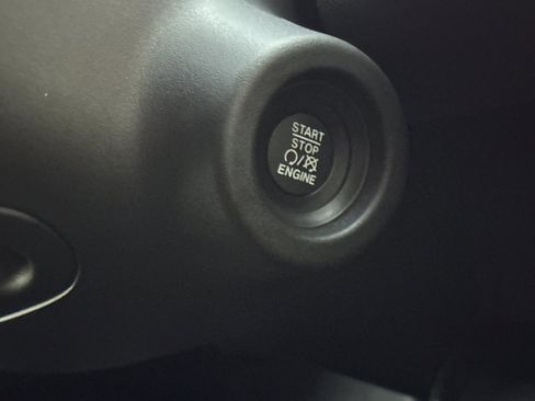 Used 2025 RAM ProMaster 2500 w/ Convenience Group image 21