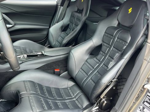 Used 2020 Ferrari 812 Superfast RWD image 4