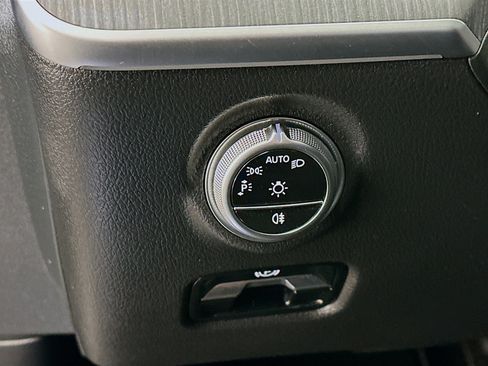 Used 2023 Mercedes-Benz C 300 4MATIC Sedan w/ AMG Line w/ Night Package image 17