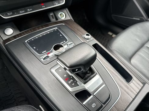 Used 2020 Audi Q5 2.0T Premium Plus w/ Premium Plus Package AWD/4WD image 22