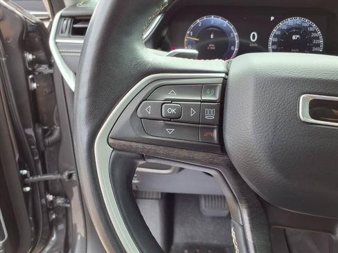 Used 2022 Jeep Grand Cherokee L Limited AWD/4WD image 16