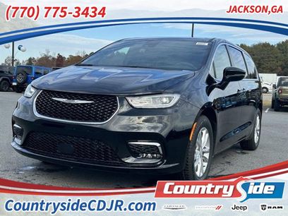 New 2026 Chrysler Pacifica Select