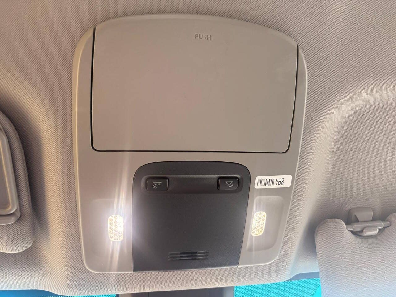 Used 2018 Toyota Camry LE FWD image 34