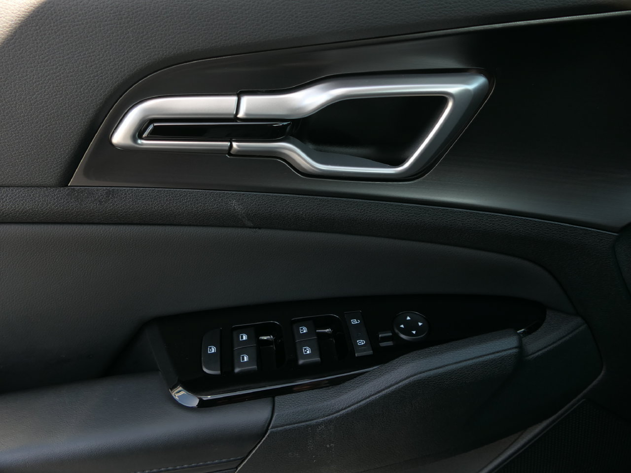 Certified 2025 Kia Sportage EX FWD image 13