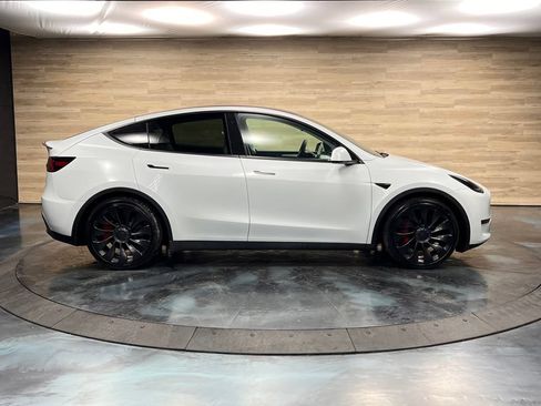 Used 2023 Tesla Model Y Performance AWD/4WD image 22