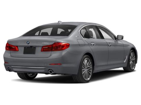 Used 2019 BMW 530e w/ Convenience Package RWD image 5
