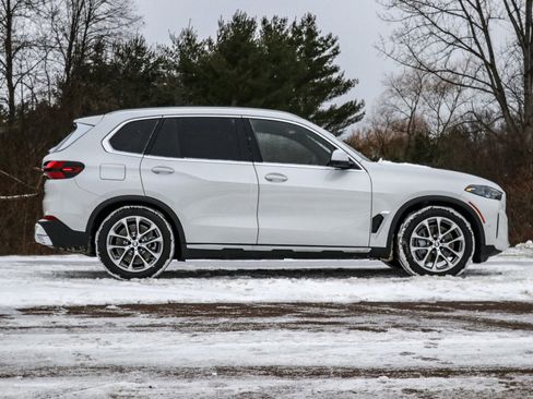 New 2026 BMW X5 xDrive50e w/ Executive Package image 2