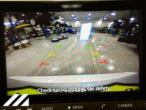 Used 2024 Nissan Rogue SV image 15